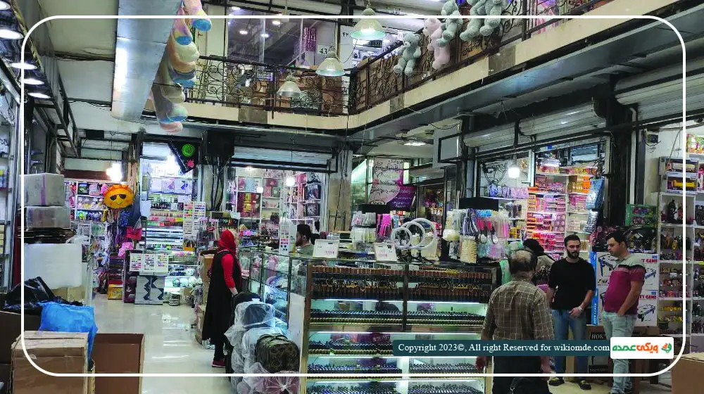 عمده فروشان گاهی اوقات به عنوان واردکننده نیز فعالیت می‌کنند 