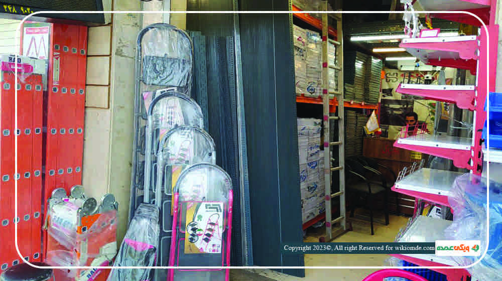 بخشی از تنوع قفسه های‌ عمده فروشگاه شیک شلف -آقای شفیعی